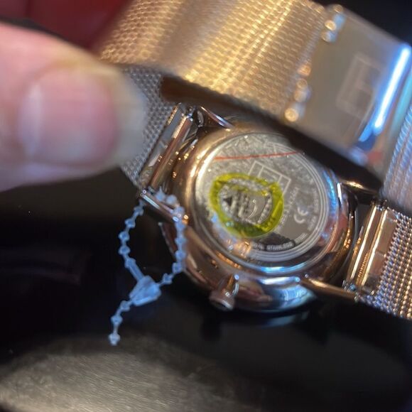 NWOT TOMMY HILFIGER
Carnation Gold-Tone Stainless Steel Mesh Bracelet Watch 40mm - Picture 4 of 4